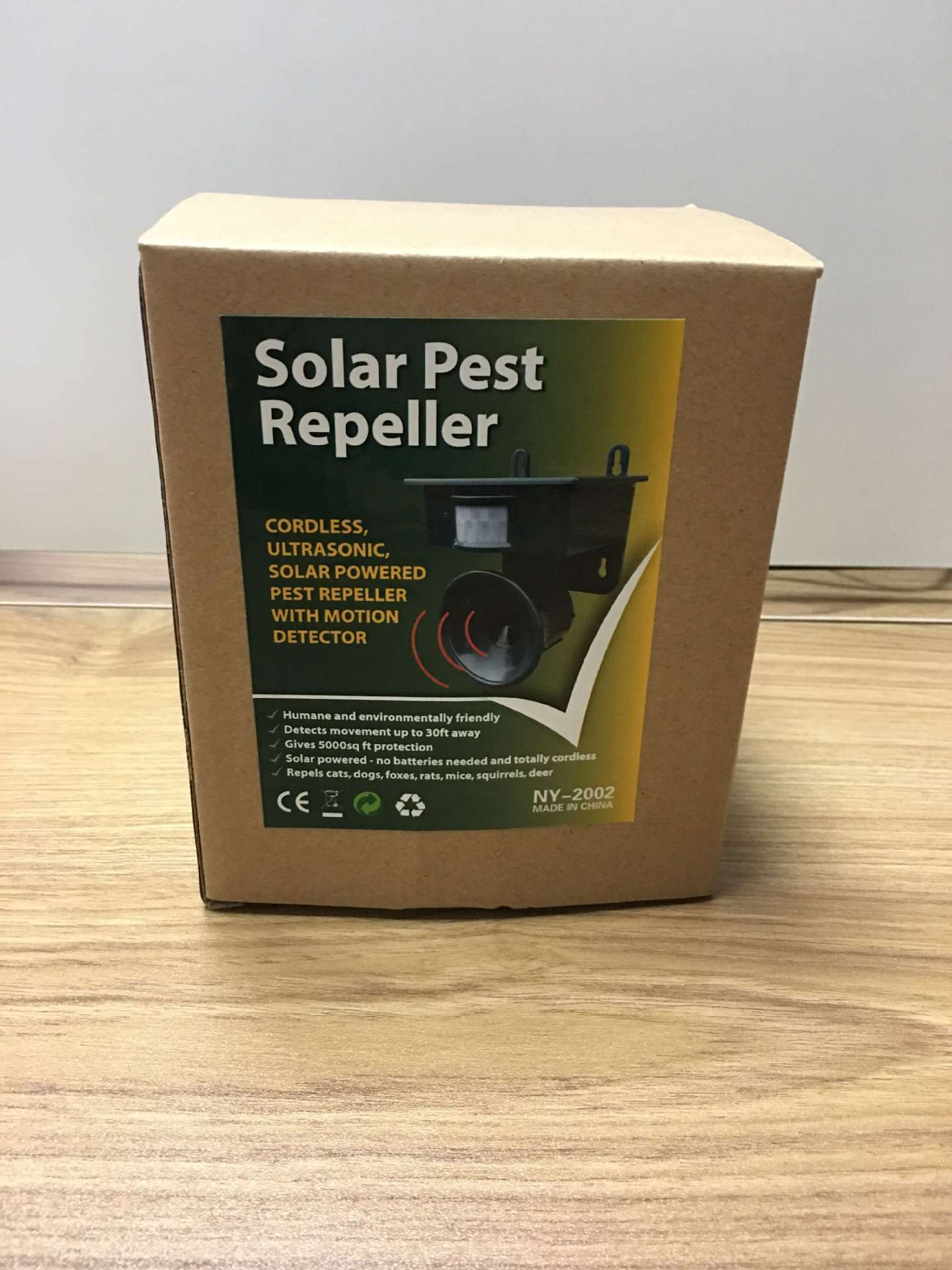 Solar Powered Motion Sensor Ultrasonic  Bird Dog Cat Fox Mouse Pest Repeller - Gardening Grow