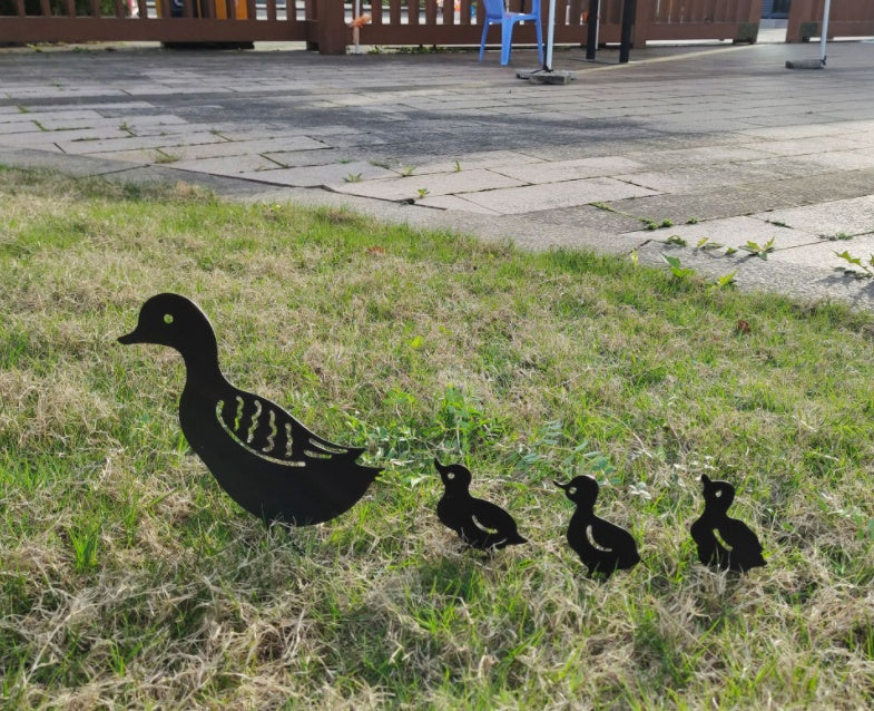 New Garden Decoration Iron Duck Family Grass Garden Decoration Metal Hollow Garden Decoration - Gardening Grow